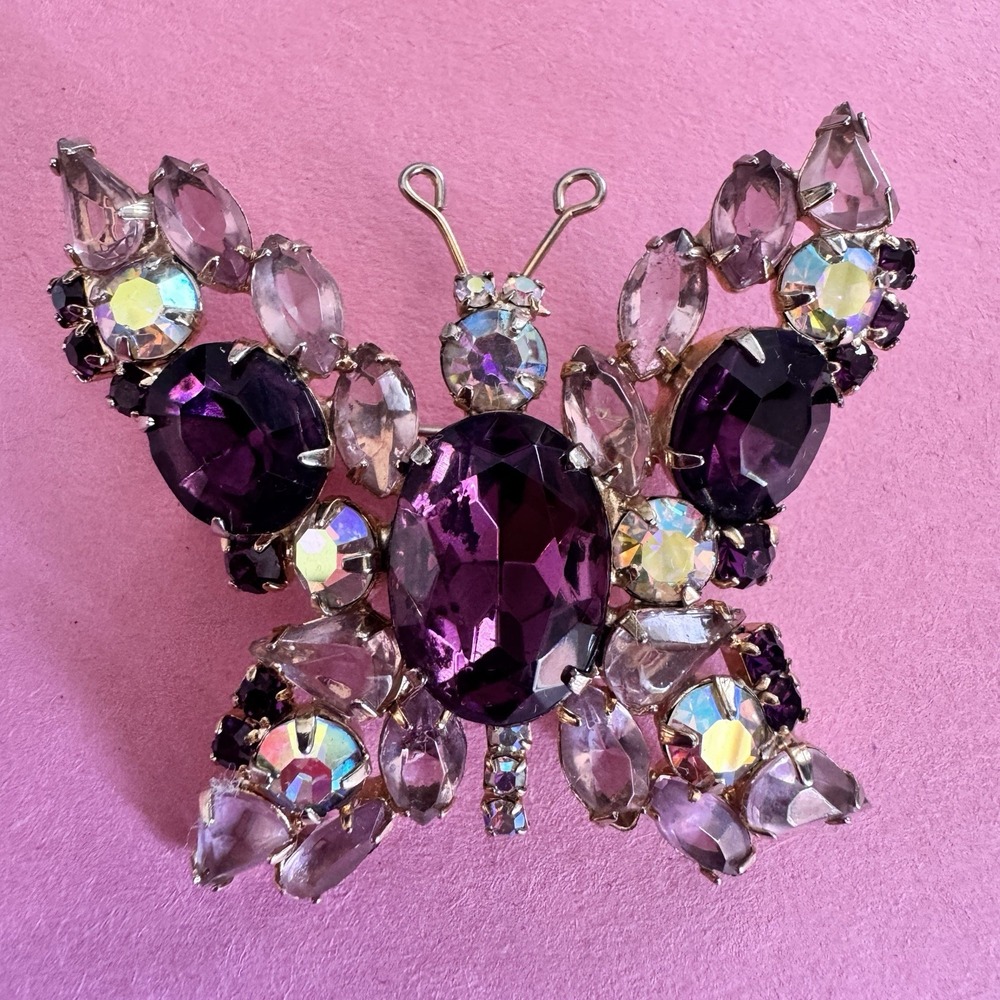 Vintage Juliana D&E Gold-tone Pink Purple Multicolor Rhinestone Butterfly Brooch